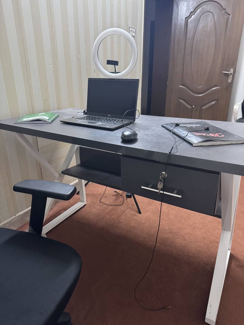 Office Table 0