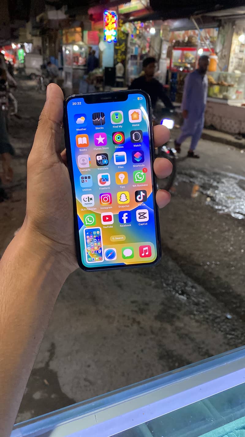 Apple iPhone X 0