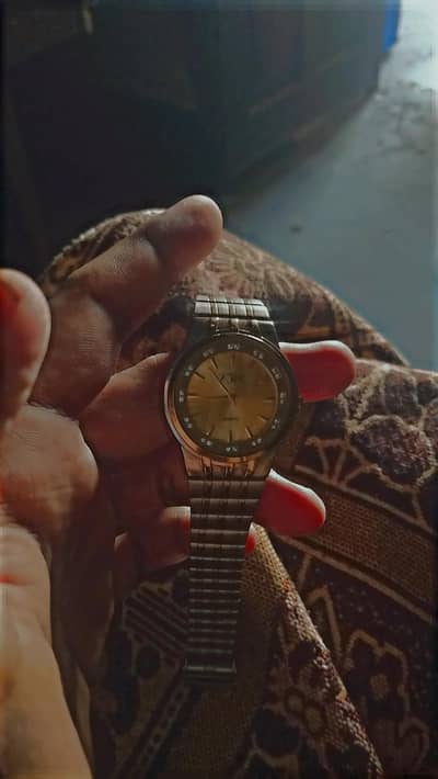 This is a chain watch ⌚