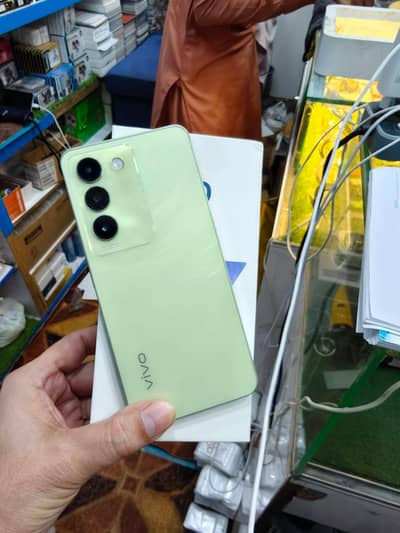 Vivo y100 8/128  gb