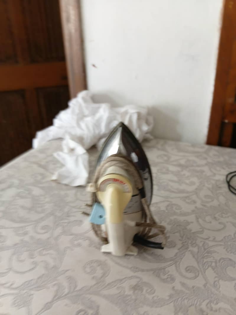 Electric iron 0