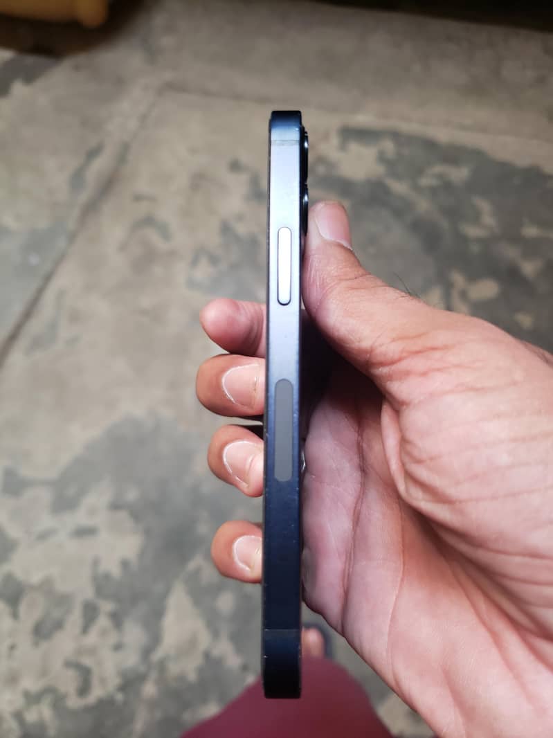 Apple iPhone 12 mini 3