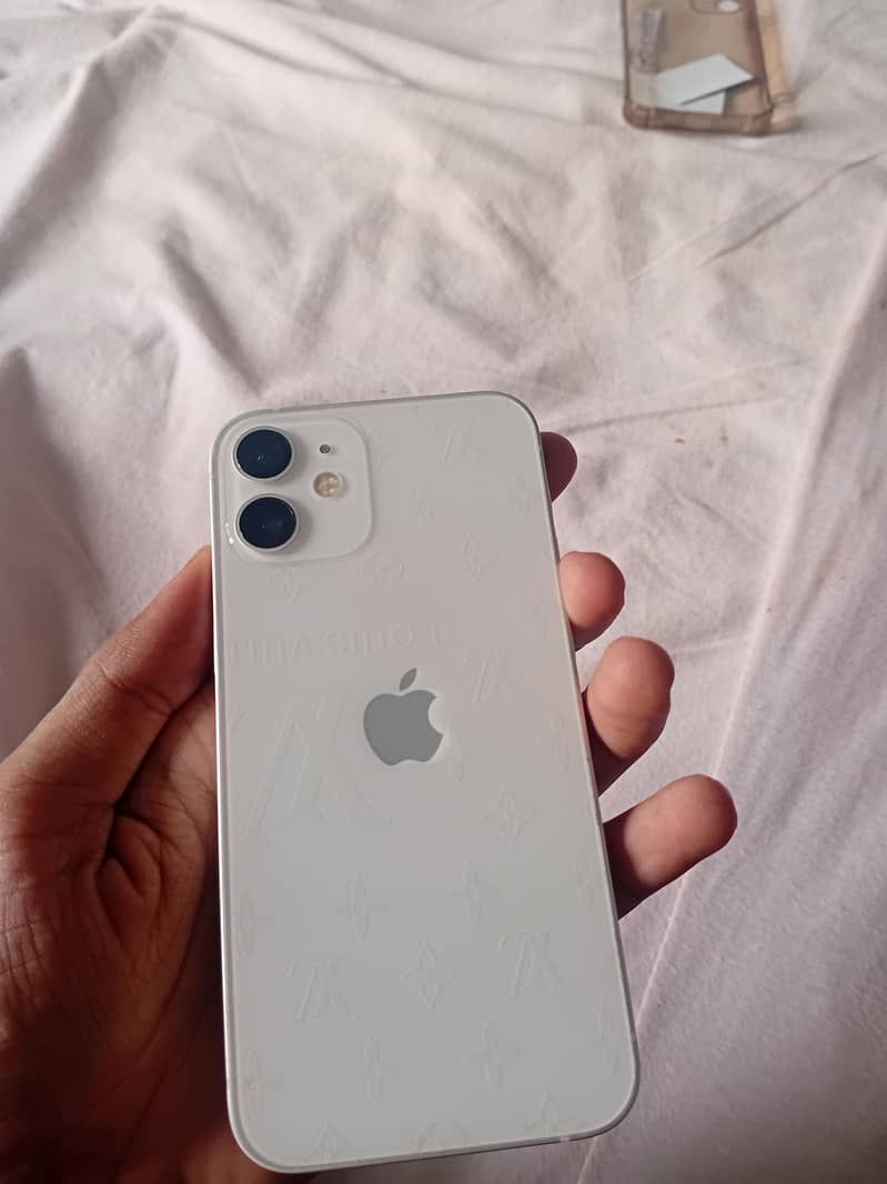 Apple iPhone 12 mini 3