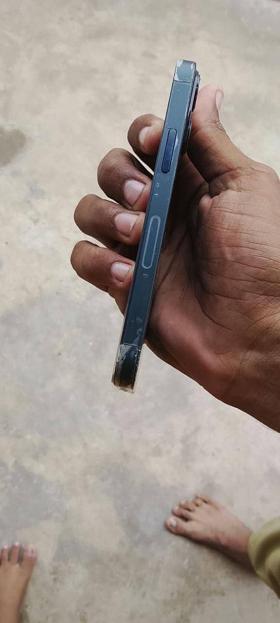 Apple iPhone 13 mini 6