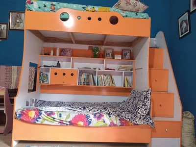 kids bed in 10/10 condition