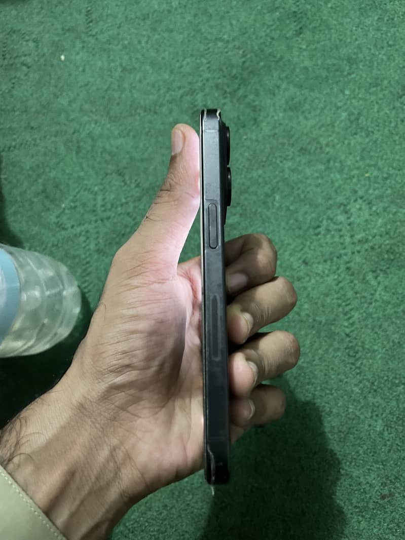 Apple iPhone 15 Pro 1