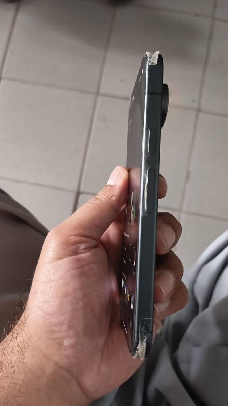 Google Pixel 10 3