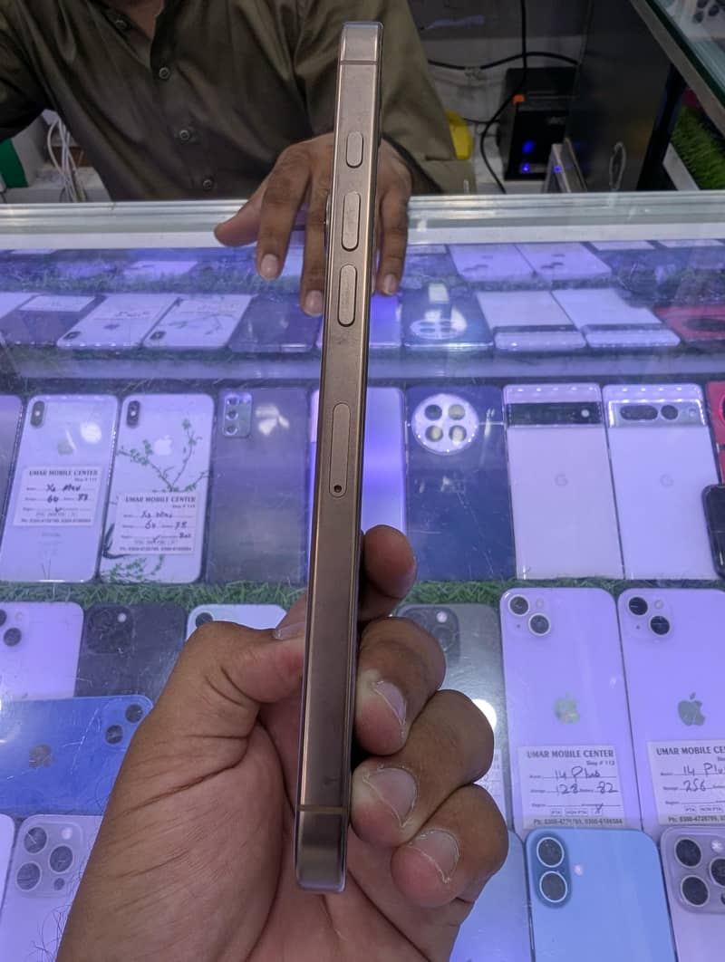 Apple iPhone 16 Pro Max 3