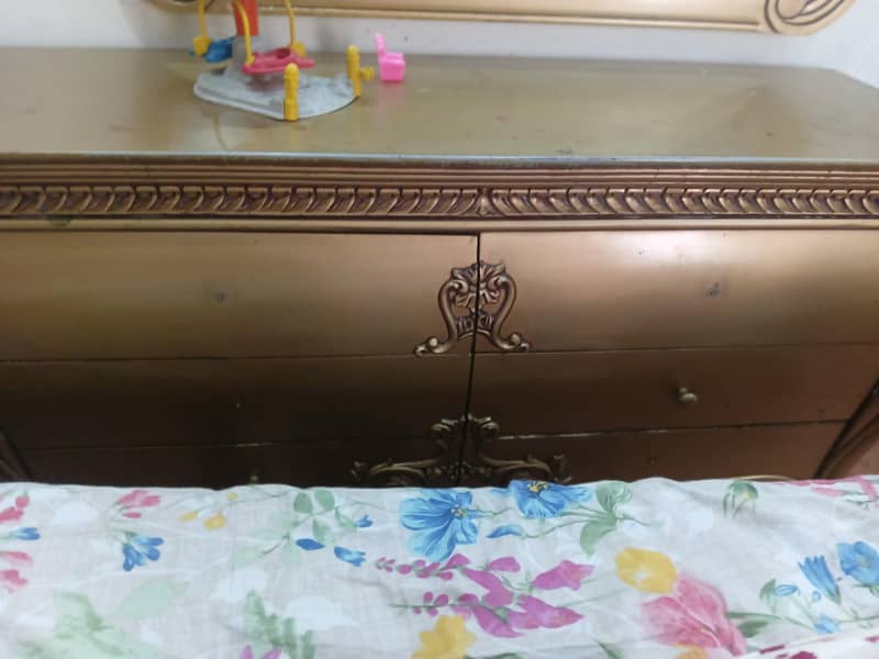 solid wood good in condition 1