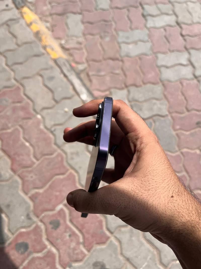 Apple iPhone 14 Pro Max 1