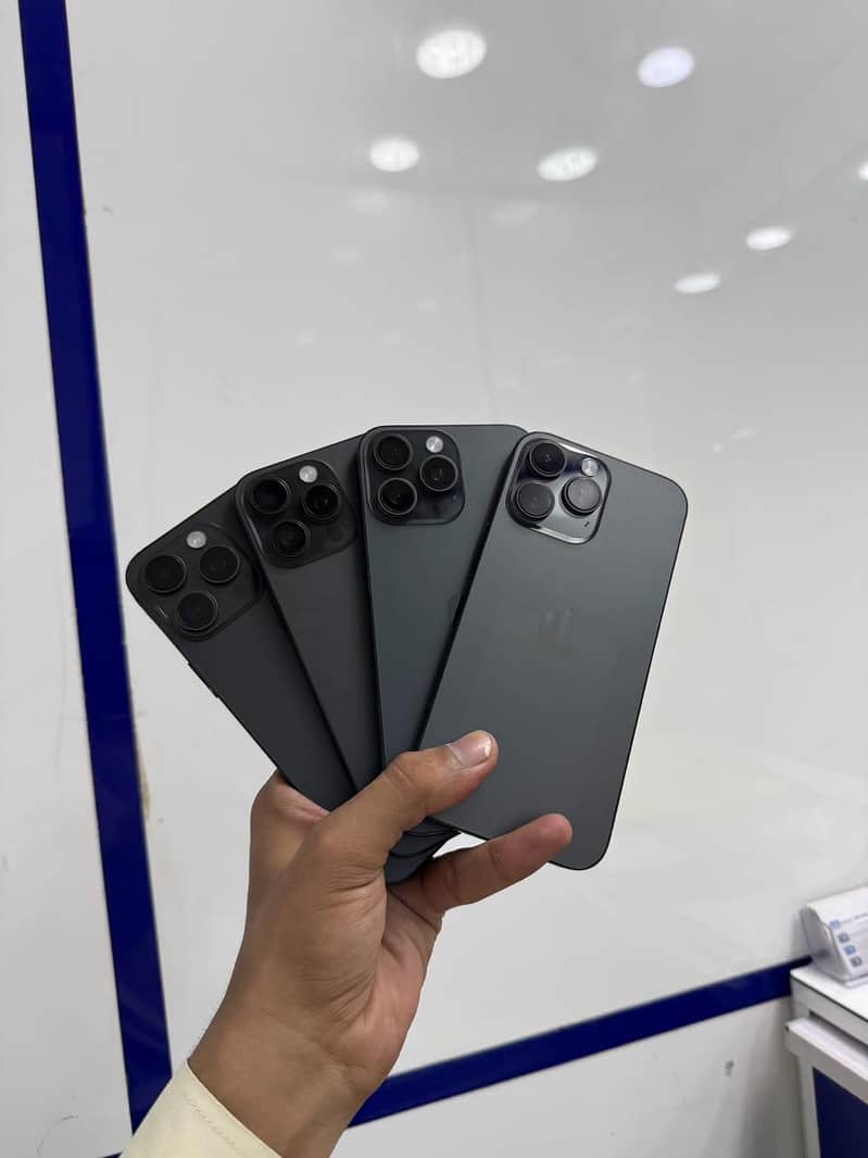 Apple iPhone 16 Pro Max 1