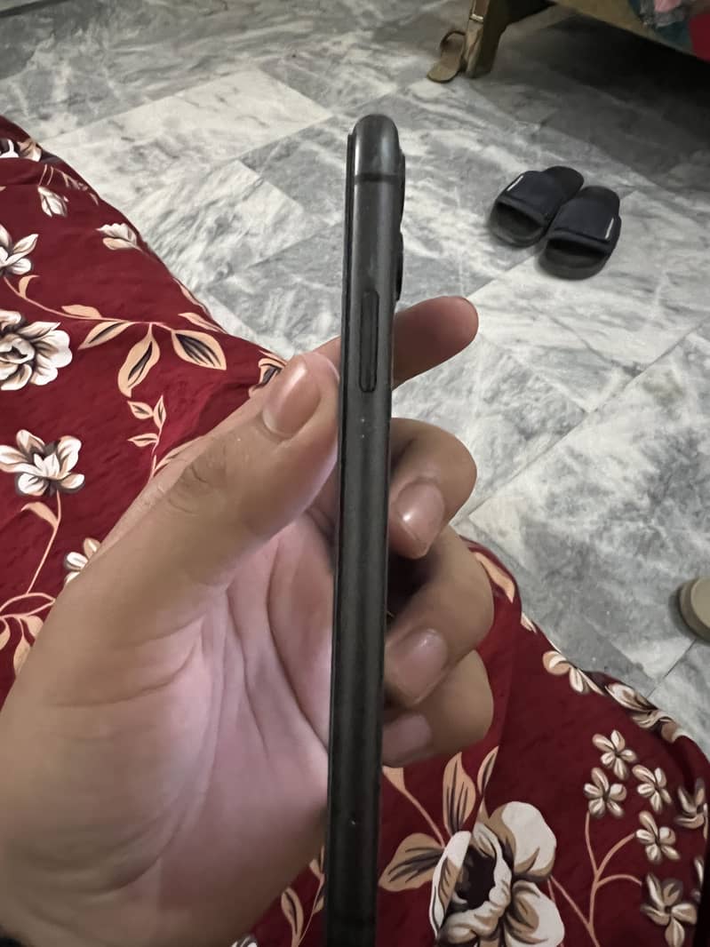 Apple iPhone 11 jv 3