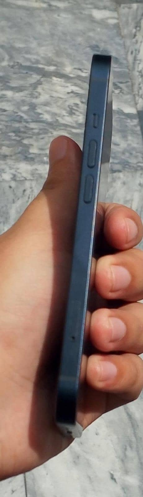 Apple iPhone 13 2