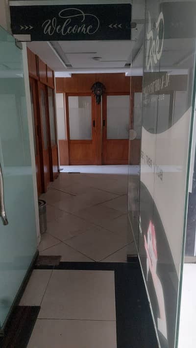 6 MARLA FULLY FURNISHED OFFICE AVAILABLE FOR RENT PRIME LOCATION AT BAHRIA TOWN LHR