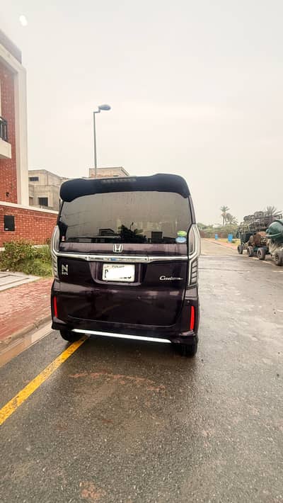 Honda N Box Custom 2021