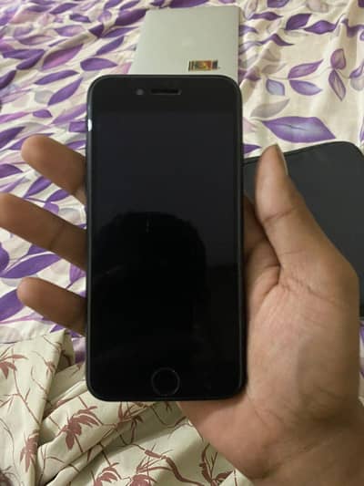 Apple iPhone SE