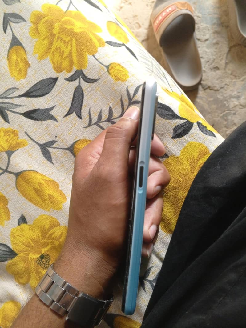 oppoA52 1