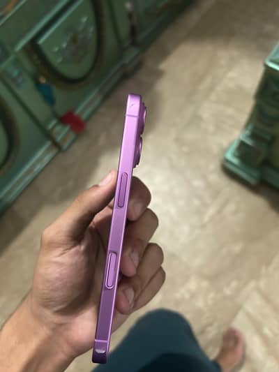 Apple iPhone 16
