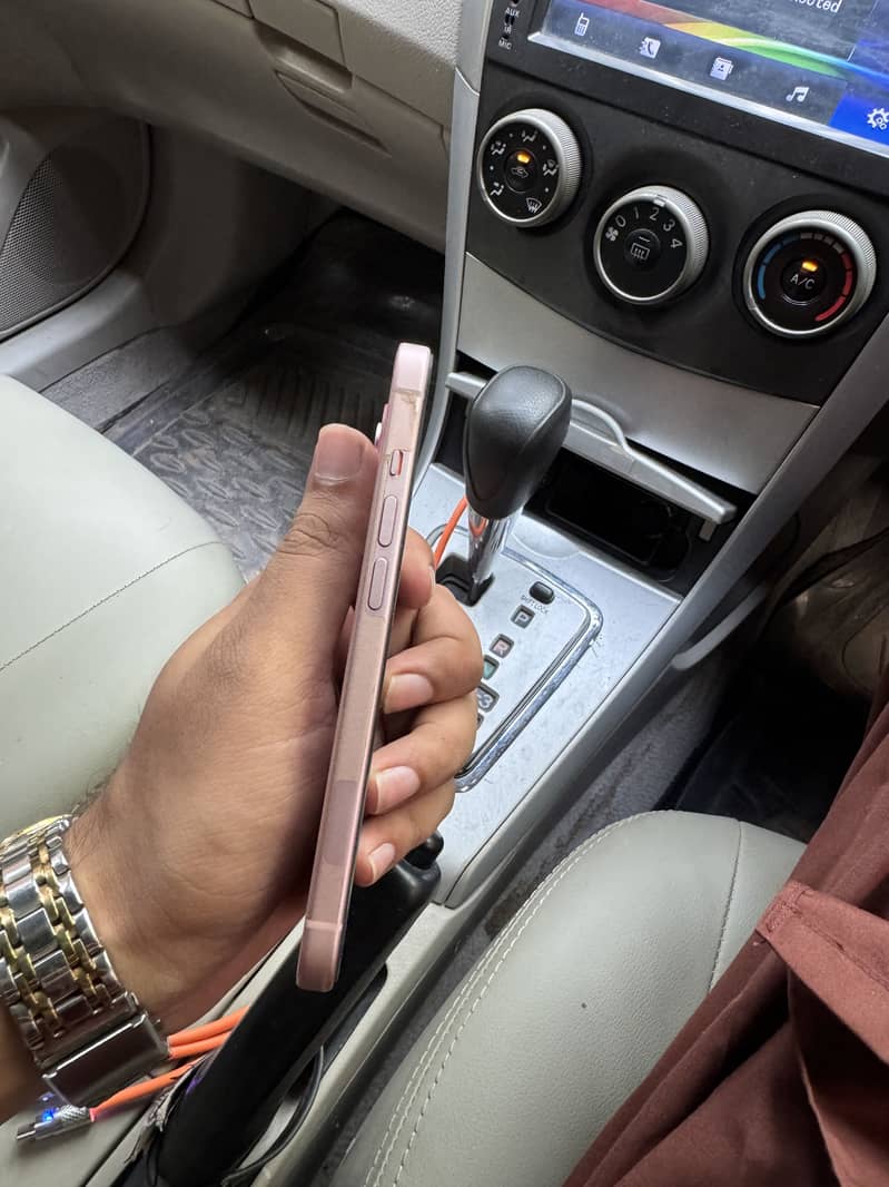 Apple iPhone 15 3