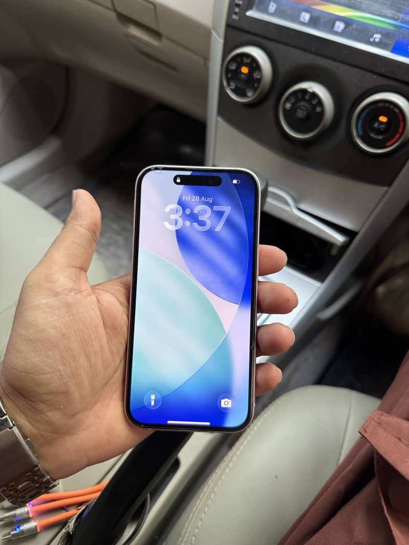 Apple iPhone 15 4