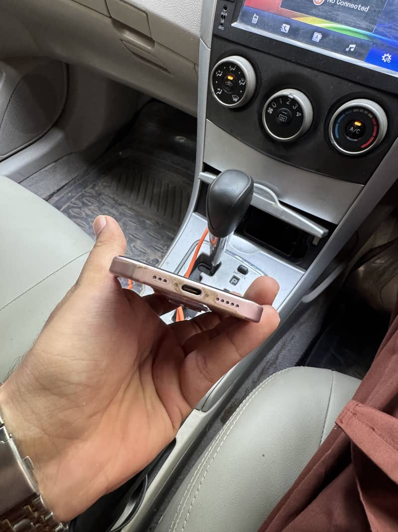 Apple iPhone 15 5