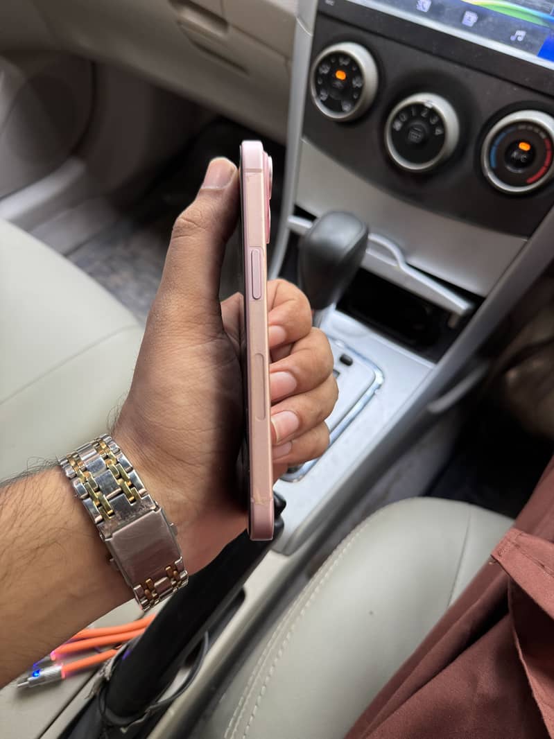 Apple iPhone 15 6