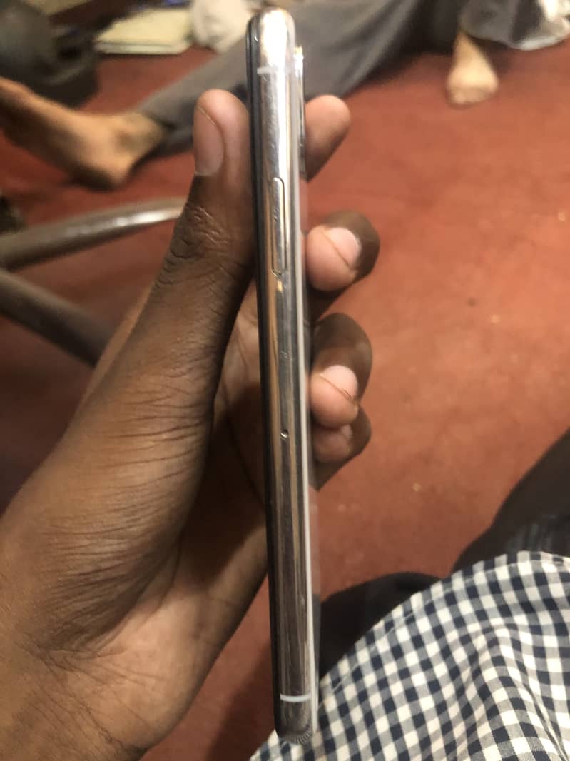 Apple iPhone X 2