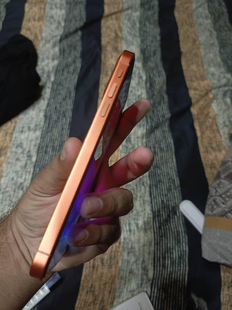Apple iPhone XR/ 17 pro 2