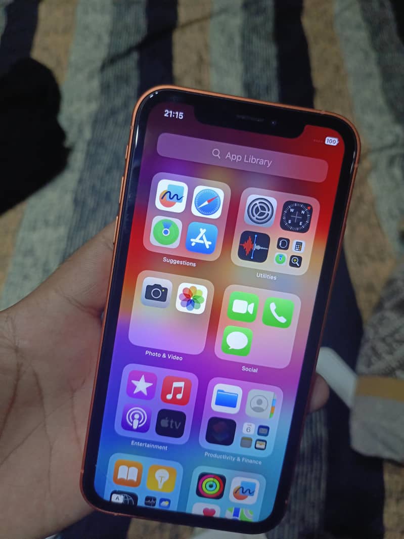 Apple iPhone XR/ 17 pro 4