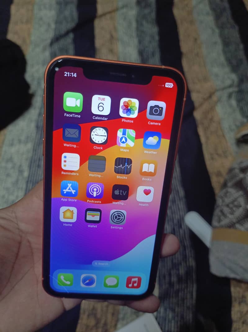 Apple iPhone XR/ 17 pro 5