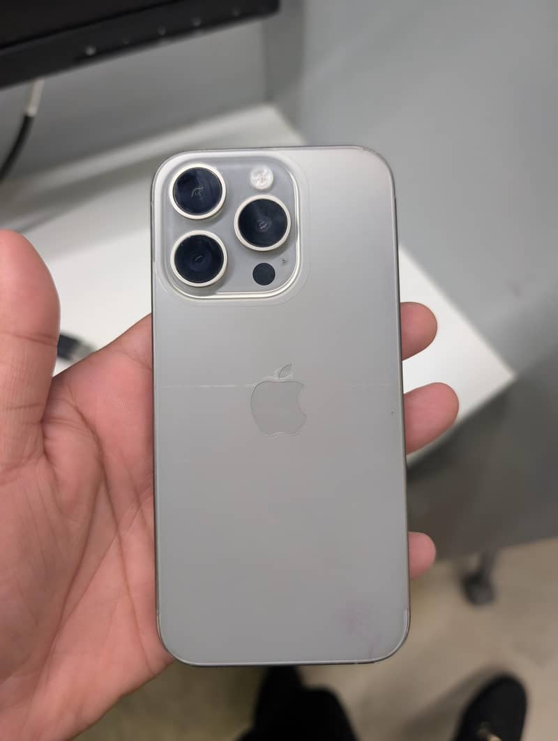 Apple iPhone 15 Pro 0