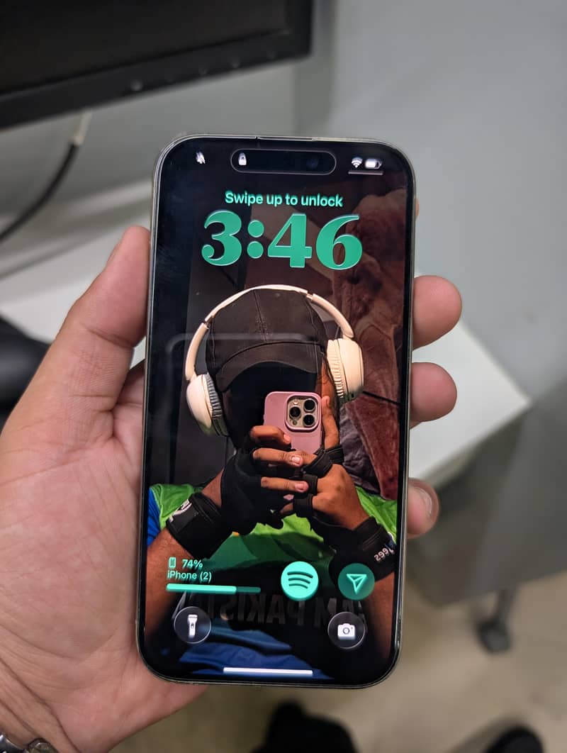 Apple iPhone 15 Pro 3