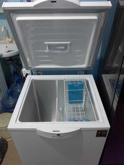 Dawlance inverter deep freezer in warranty O333-3O23325