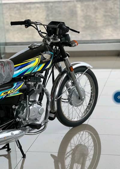 Honda 125 Brand new black colour for sale 2 lak 45 hzar demand