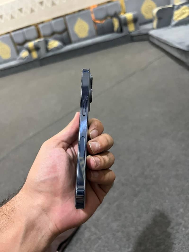 Apple iPhone 13 Pro 1