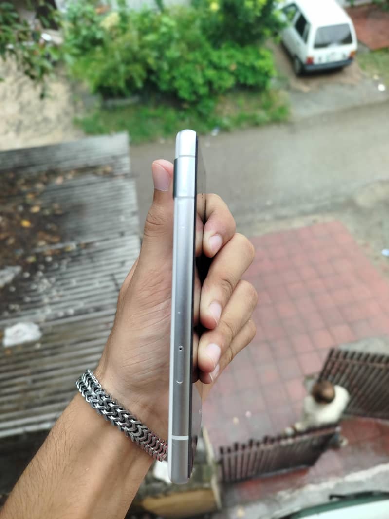 Google Pixel 7a 5