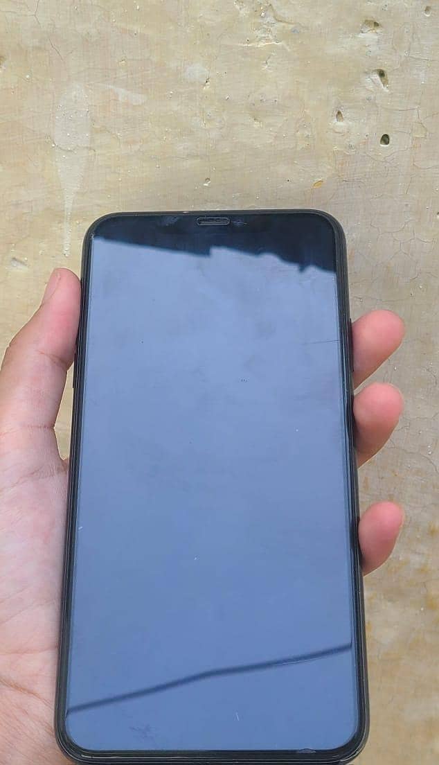 Apple iPhone 11 Pro Max 4