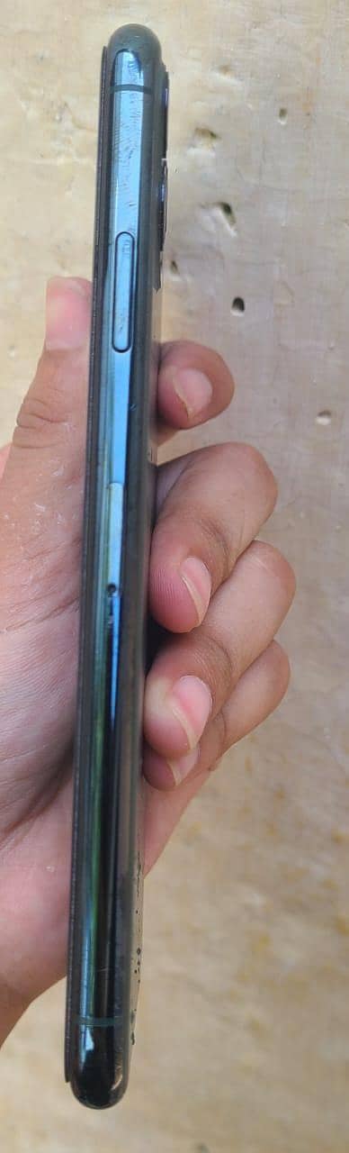 Apple iPhone 11 Pro Max 5