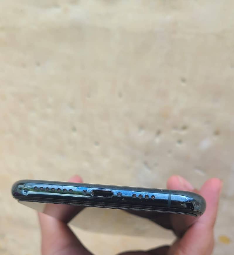 Apple iPhone 11 Pro Max 7