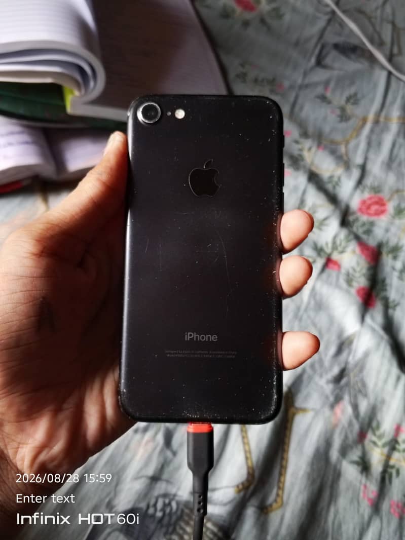 Apple iPhone 7 3