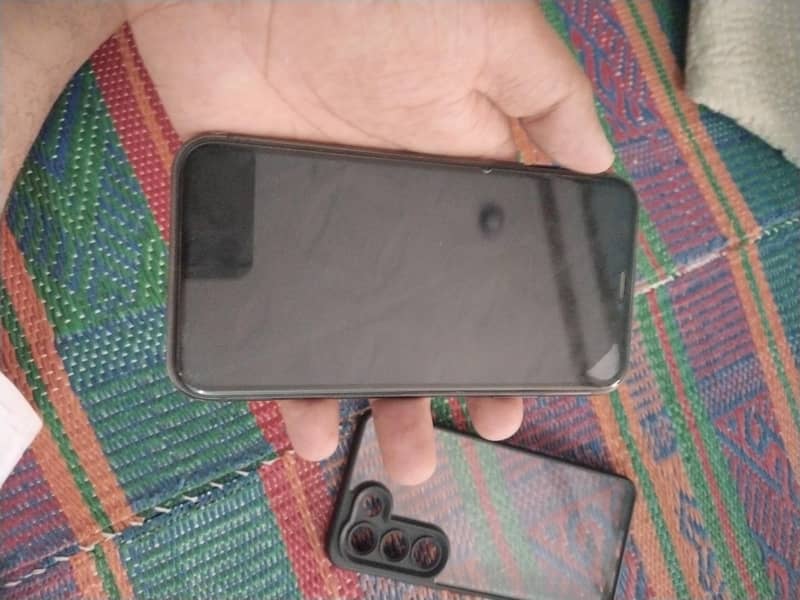 Apple iPhone 11 3