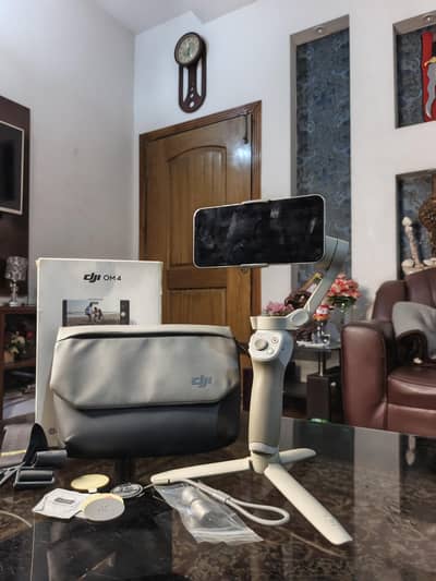 Dji Om 4 Gimbal | Smart Phone Stabilizer | Vlogging Gimbal