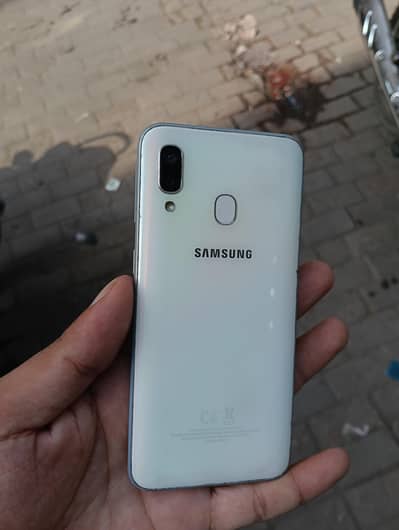 Samsung Mobile A40