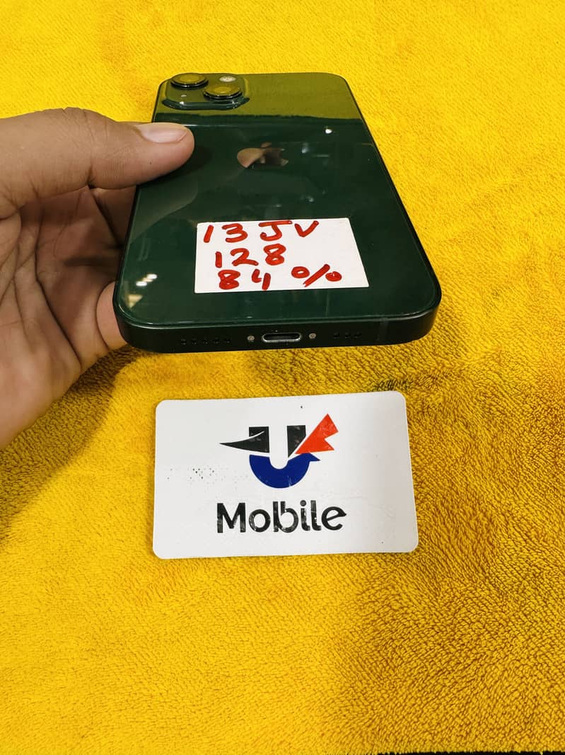 Apple iPhone 13 4