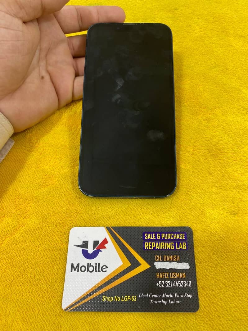 Apple iPhone 13 12