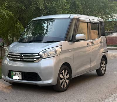 Nissan Roox 2015