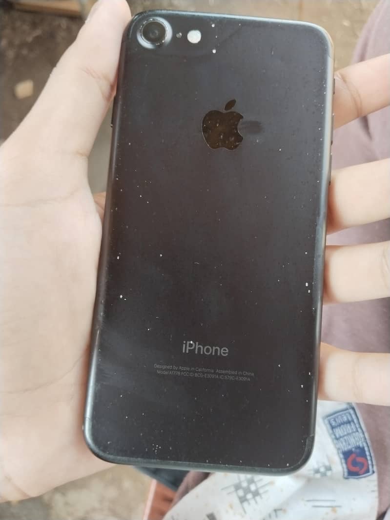 Apple iPhone 7 2