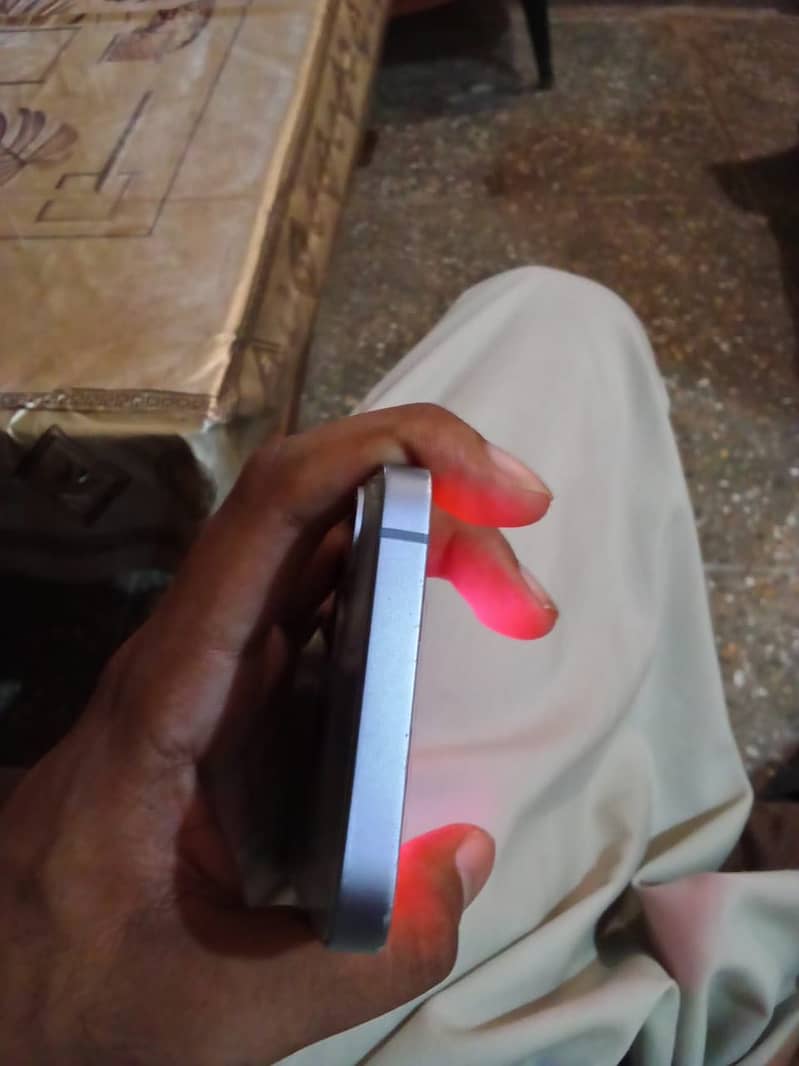 Apple iPhone 14 2