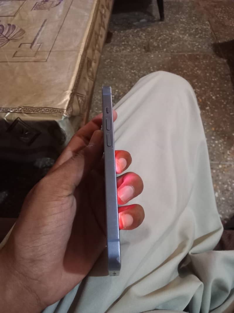 Apple iPhone 14 7