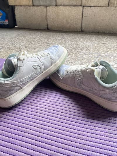 Thrifty shoes